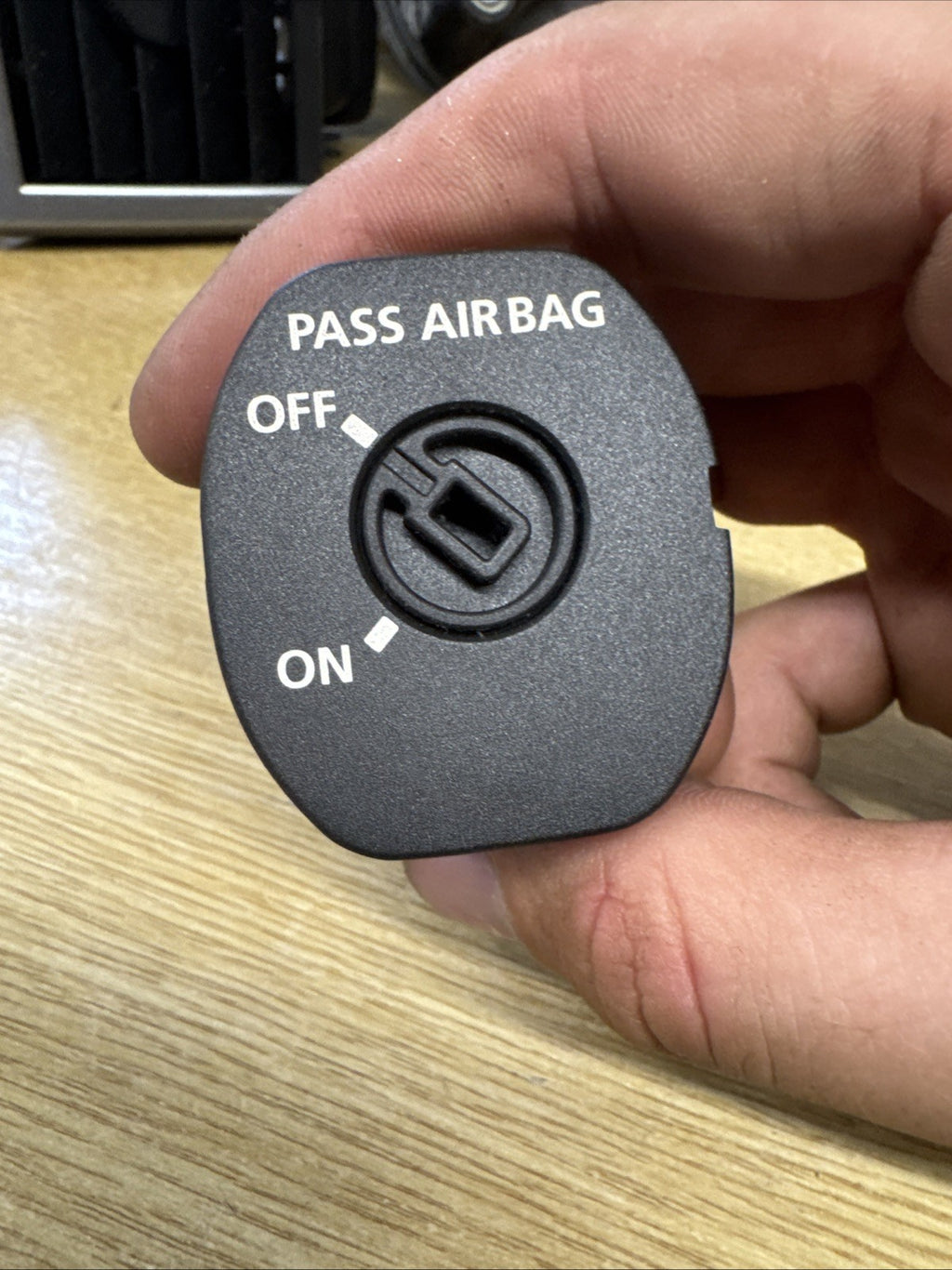 Land Rover Discovery 3 range rover sport airbag deactivation switch YWL500050