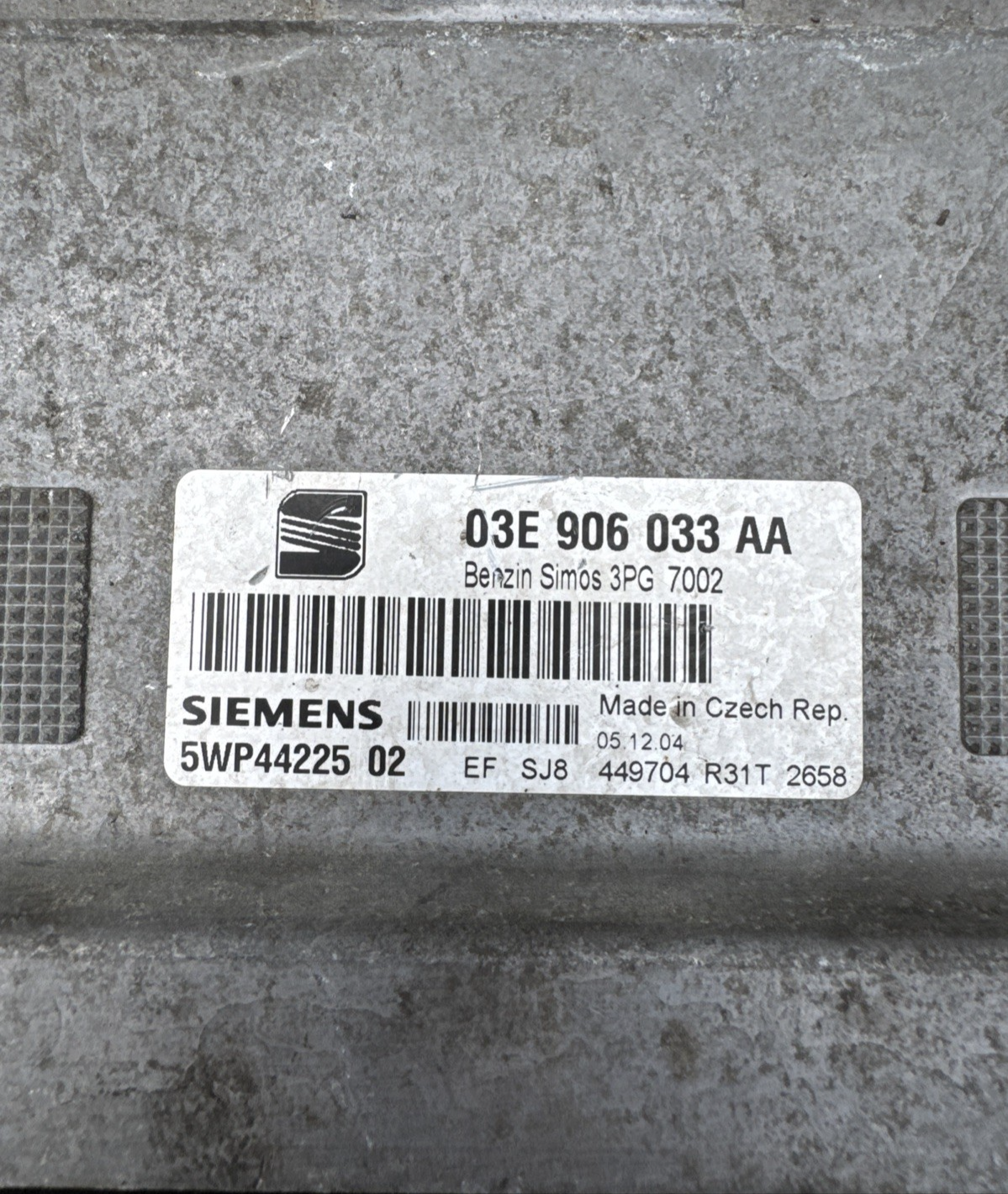 Seat Ibiza 2003 Engine Control Unit ECU 03E906033 AA