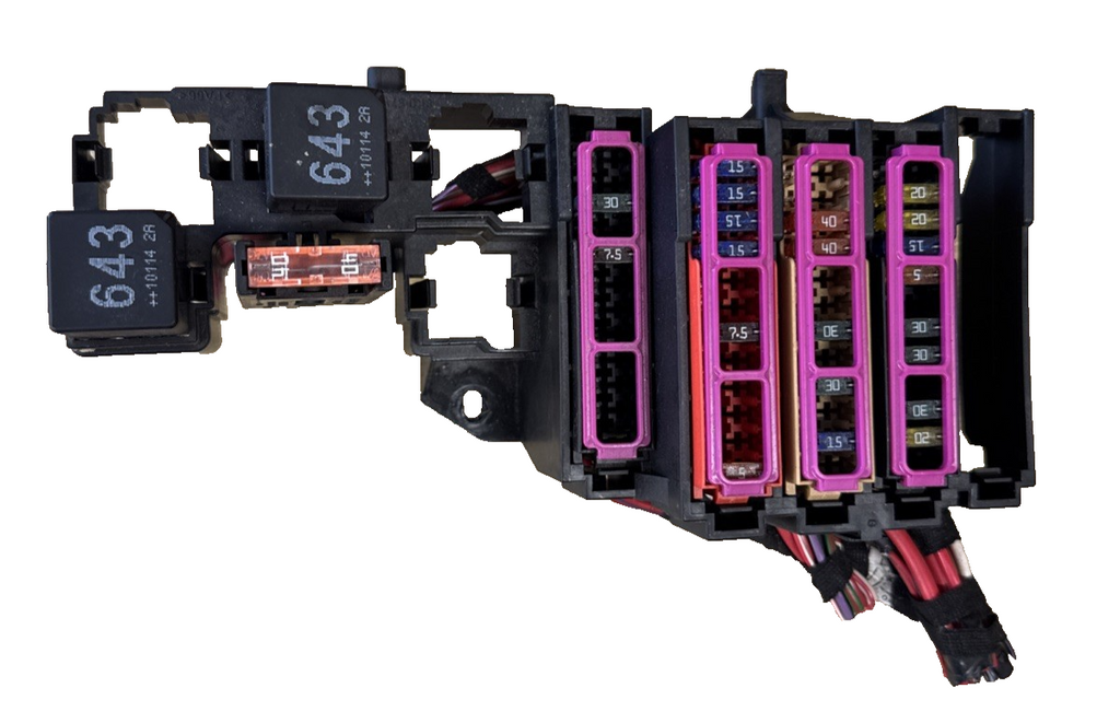 Audi A4 B8 8K Saloon Pre-Facelift 08-12 Fuse Relay  Box 8K0971845A