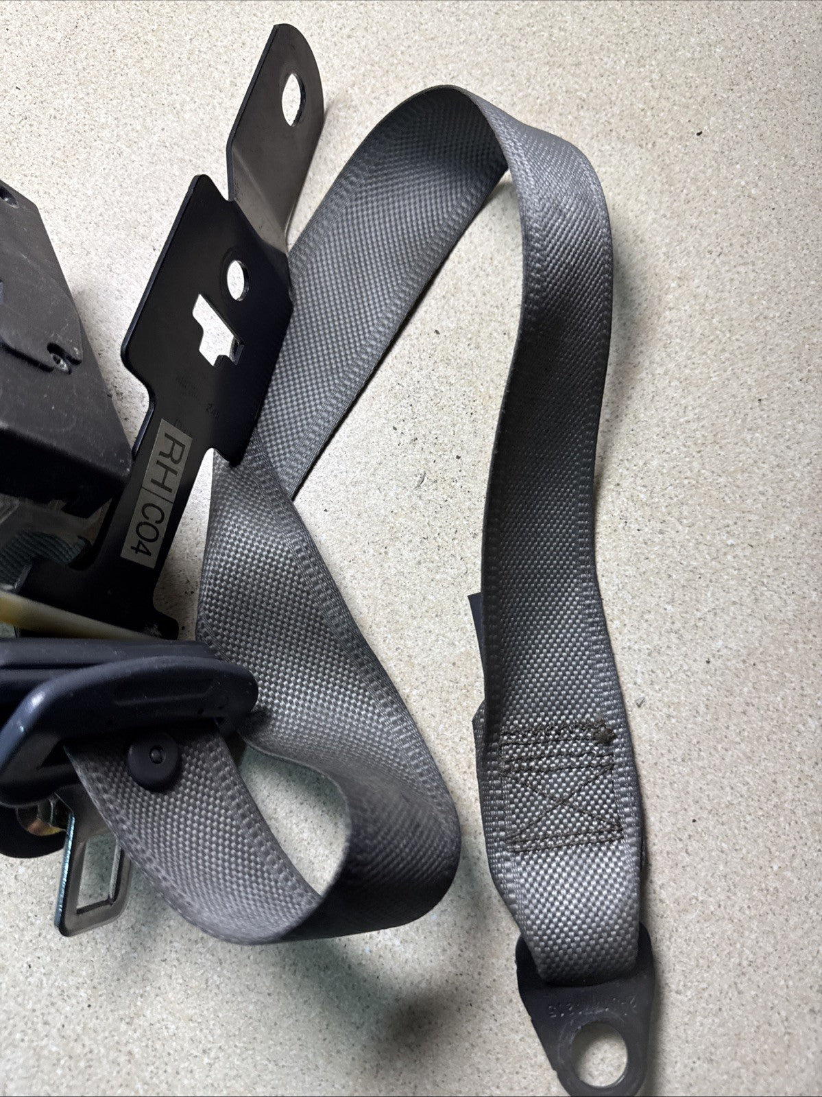 KIA CARENS 2002-2006 SEAT BELT NEARSIDE LEFT  NSR (KSR 4027)