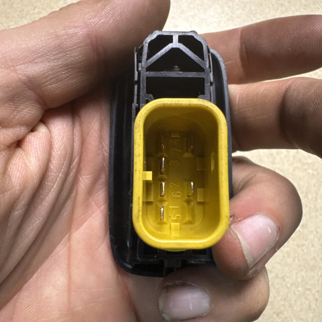 FORD FIESTA MK7 PASSENGER SIDE FRONT ELECTRIC WINDOW SWITCH 8A6T14529AA