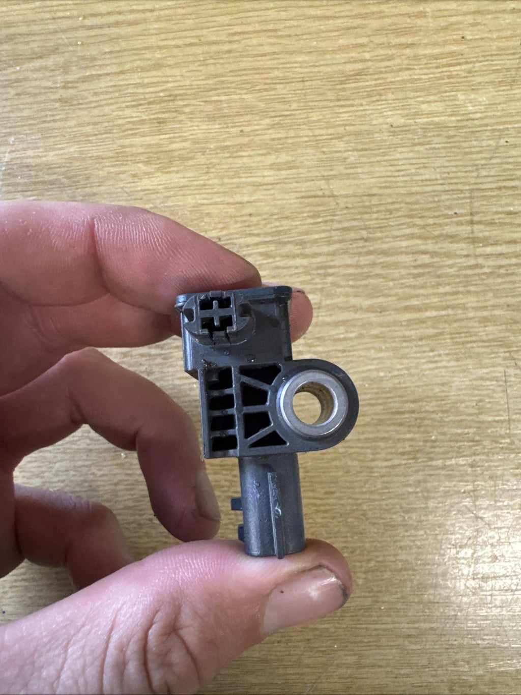 Renault Clio MK5 + Captur Crash Impact Sensor 988305FL0A