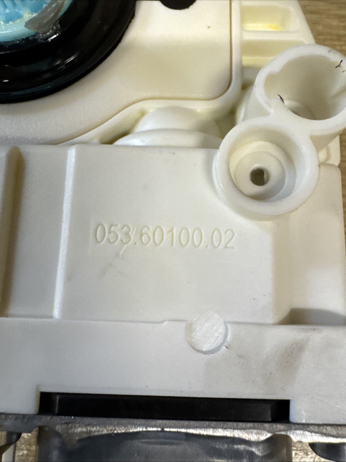 LAND ROVER DISCOVERY MK3 REAR LEFT DOOR WINDOW MOTOR 0536010002