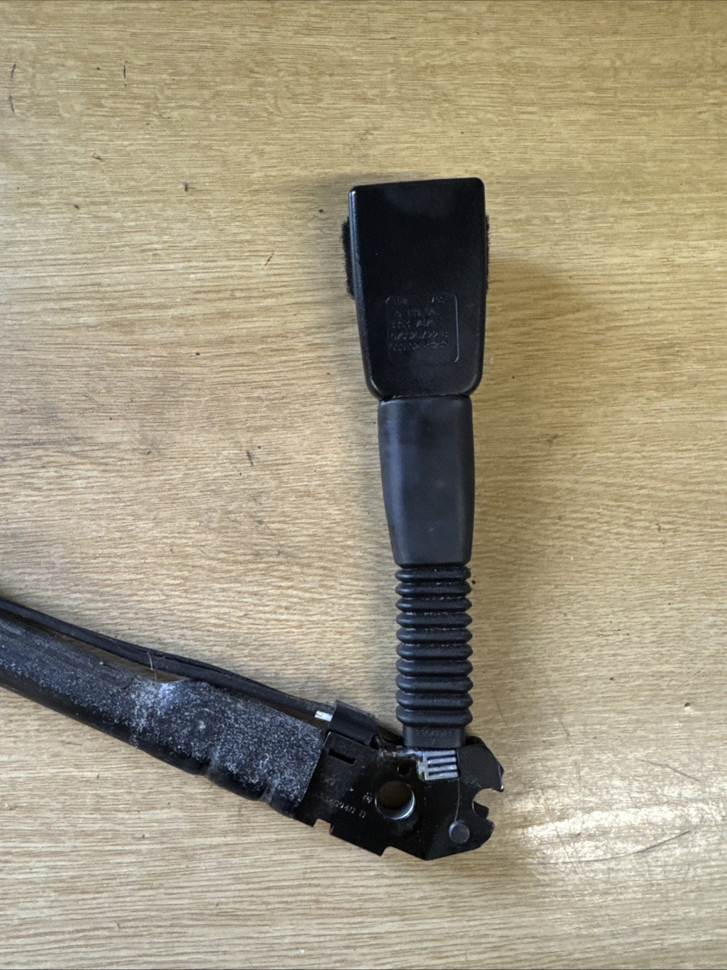 Seat Belt Buckle BMW E81 E87 E90 E91 E92 Tensioner Lower Belt Left N/S 9119541
