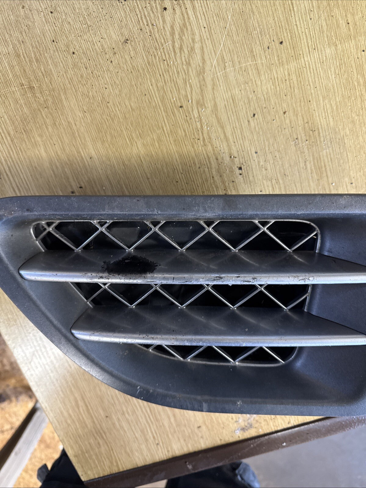 RANGE ROVER SPORT L320 NEAR SIDE WING VENT SLR00152