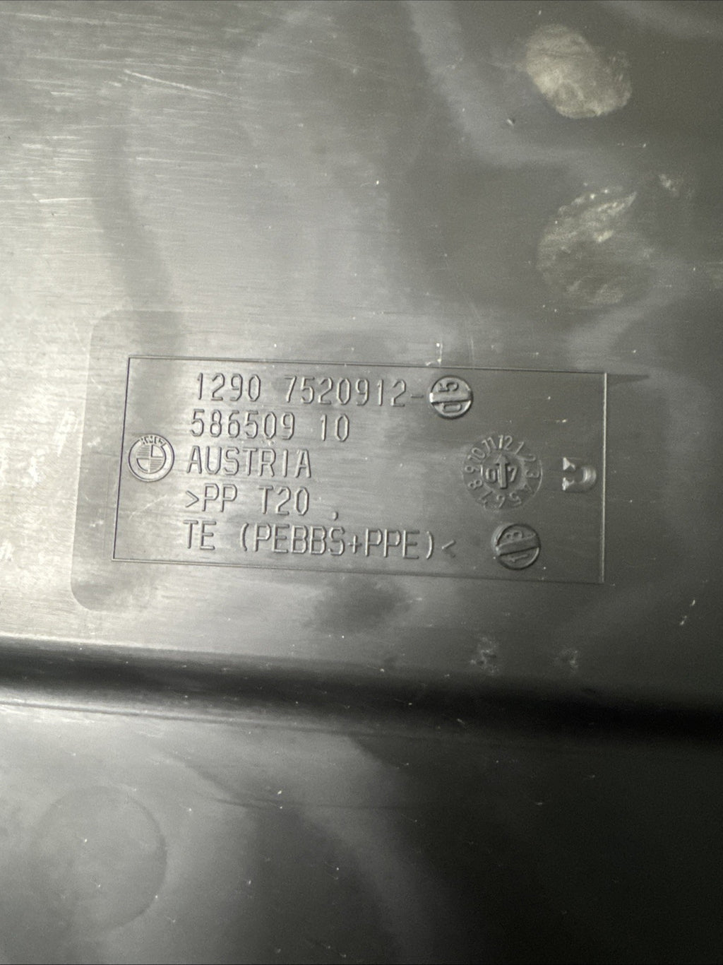 GENUINE BMW 5 6 SERIES E60 E61 E63 E64 ELECTRONIC BOX ECU LID COVER RHD 7520912