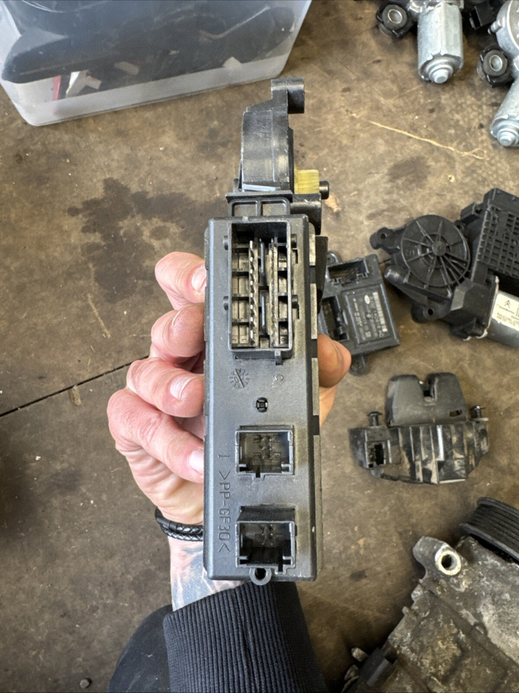 CITROEN C4 GRAND PICASSO FRONT LEFT PASSENGER WINDOW MOTOR 9654087880