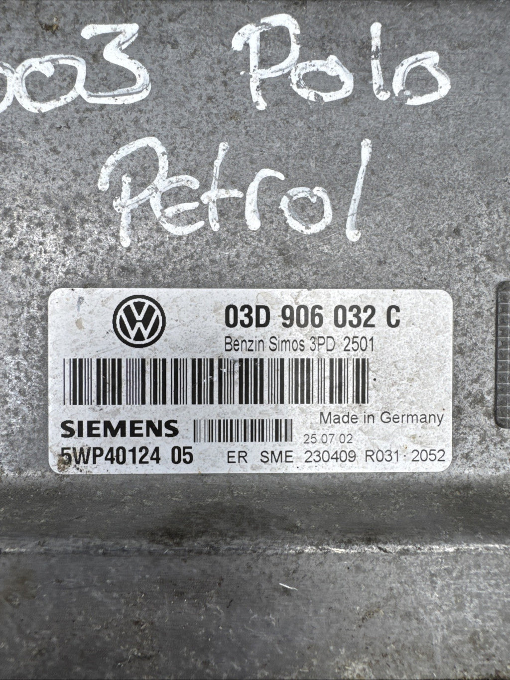 Volkswagen Polo Engine Control Unit ECU 1.2 Petrol 2003 MK4 9N OEM 03D906032C