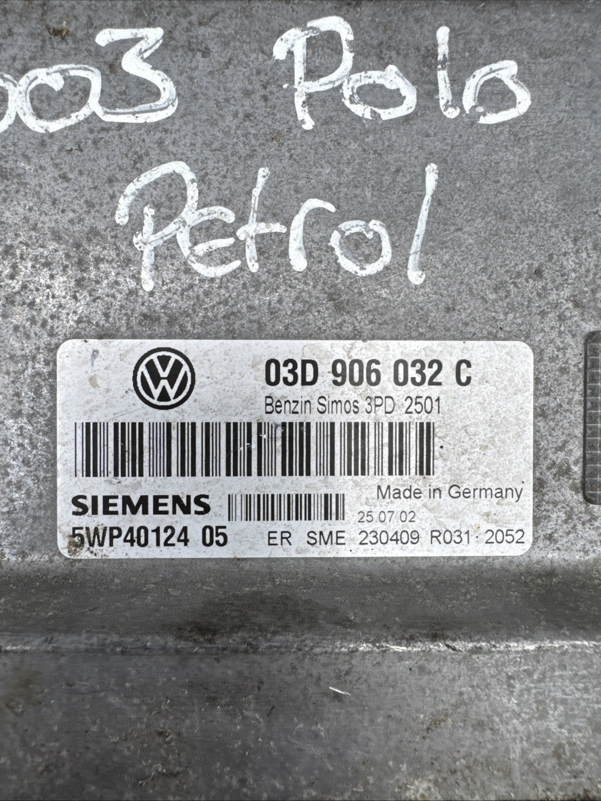 Volkswagen Polo Engine Control Unit ECU 1.2 Petrol 2003 MK4 9N OEM 03D906032C
