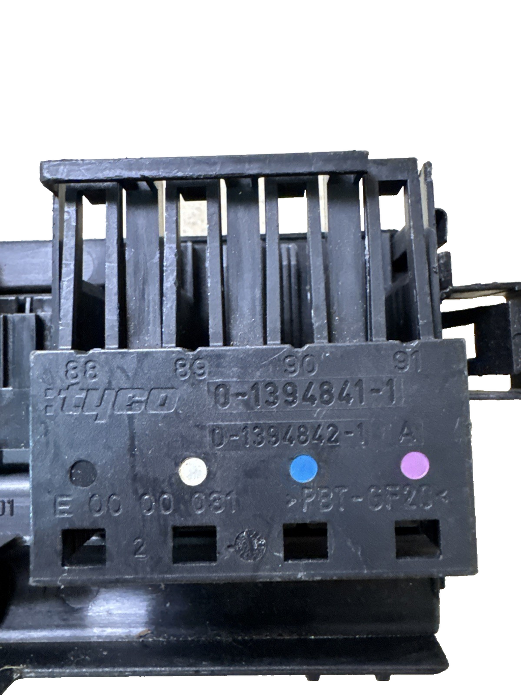 MERCEDES E CLASS W211 FUSE BOX 013948411
