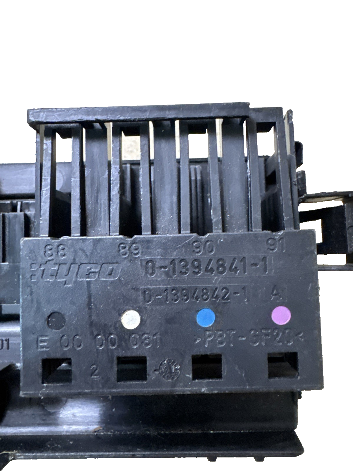 MERCEDES E CLASS W211 FUSE BOX 013948411