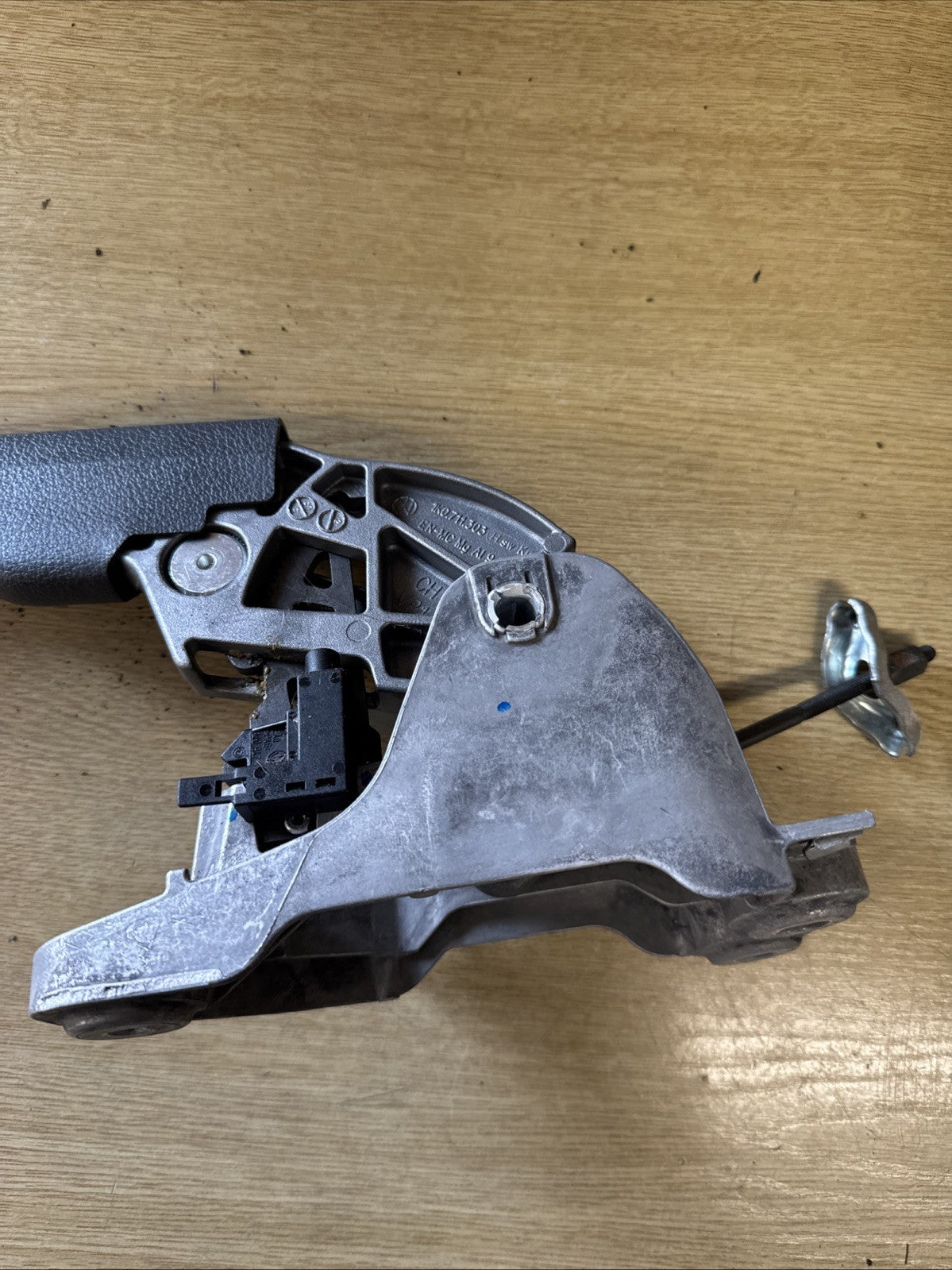 Volkswagen Golf MK6 (2008-2013) Handbrake Lever Mechanism  1K0711303M