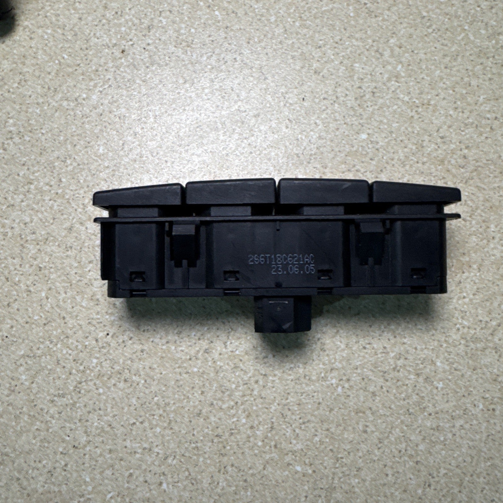 GENUINE FORD FIESTA MK6 HEATED REAR WINDOW SWITCH 2S6T18C621AC Freepost