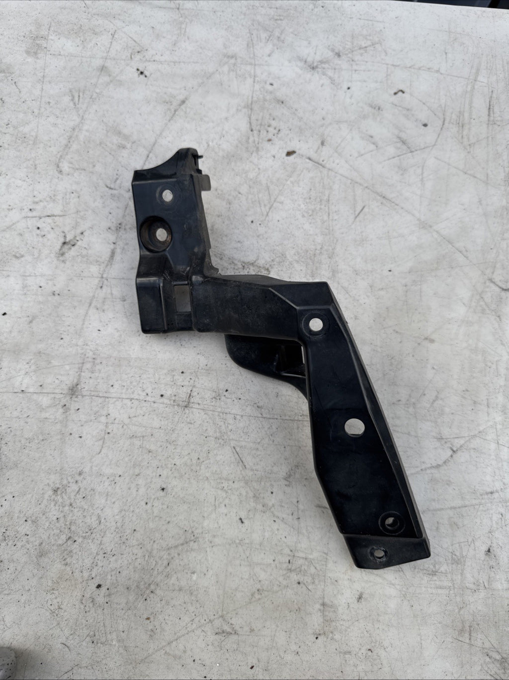 Citroen C-Crosser Bumper Holder Front Left 8301A795 Genuine 2.2 Hdi 2009