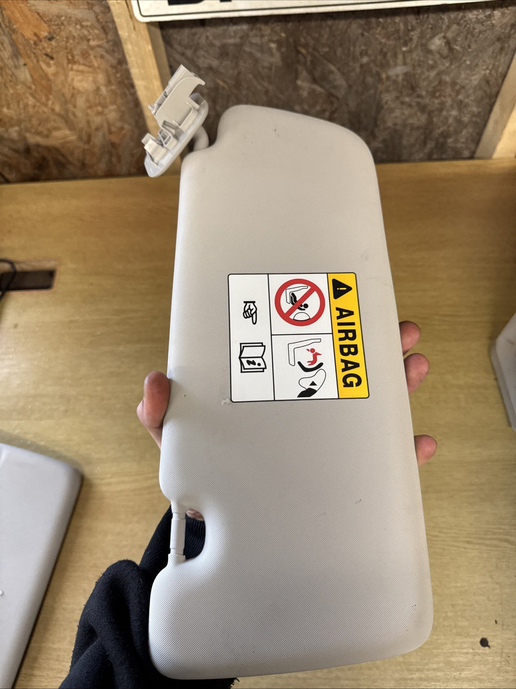 RENAULT CLIO MK5 SUN VISOR LEFT PASSENGER SIDE IN GREY 964016640R 2020