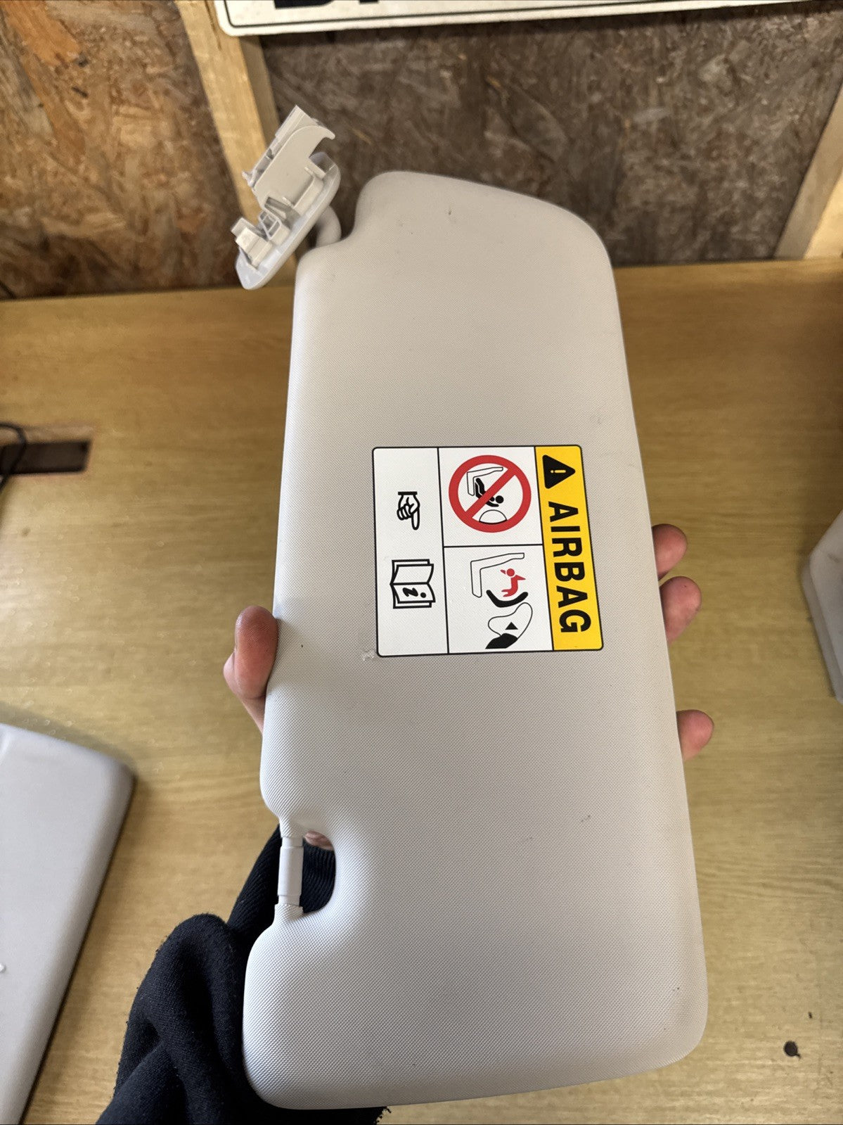 RENAULT CLIO MK5 SUN VISOR LEFT PASSENGER SIDE IN GREY 964016640R 2020