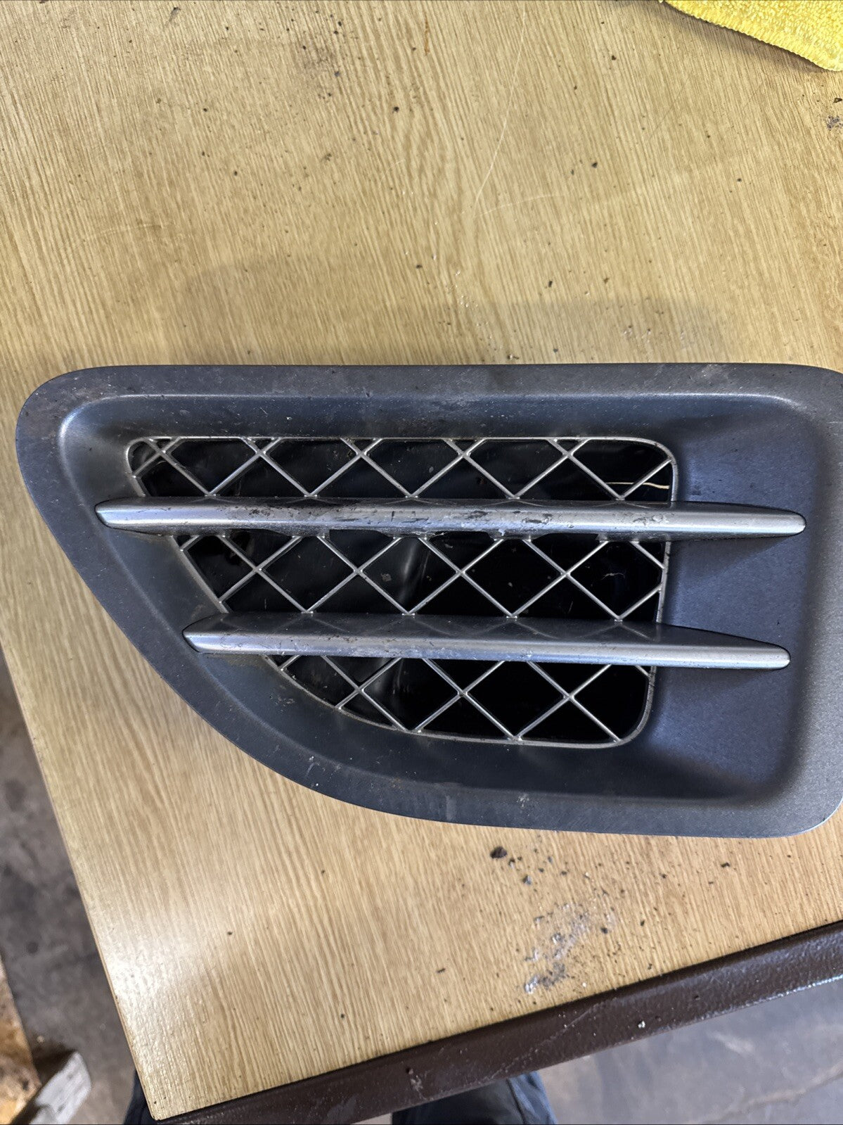RANGE ROVER SPORT L320 NEAR SIDE WING VENT SLR00152
