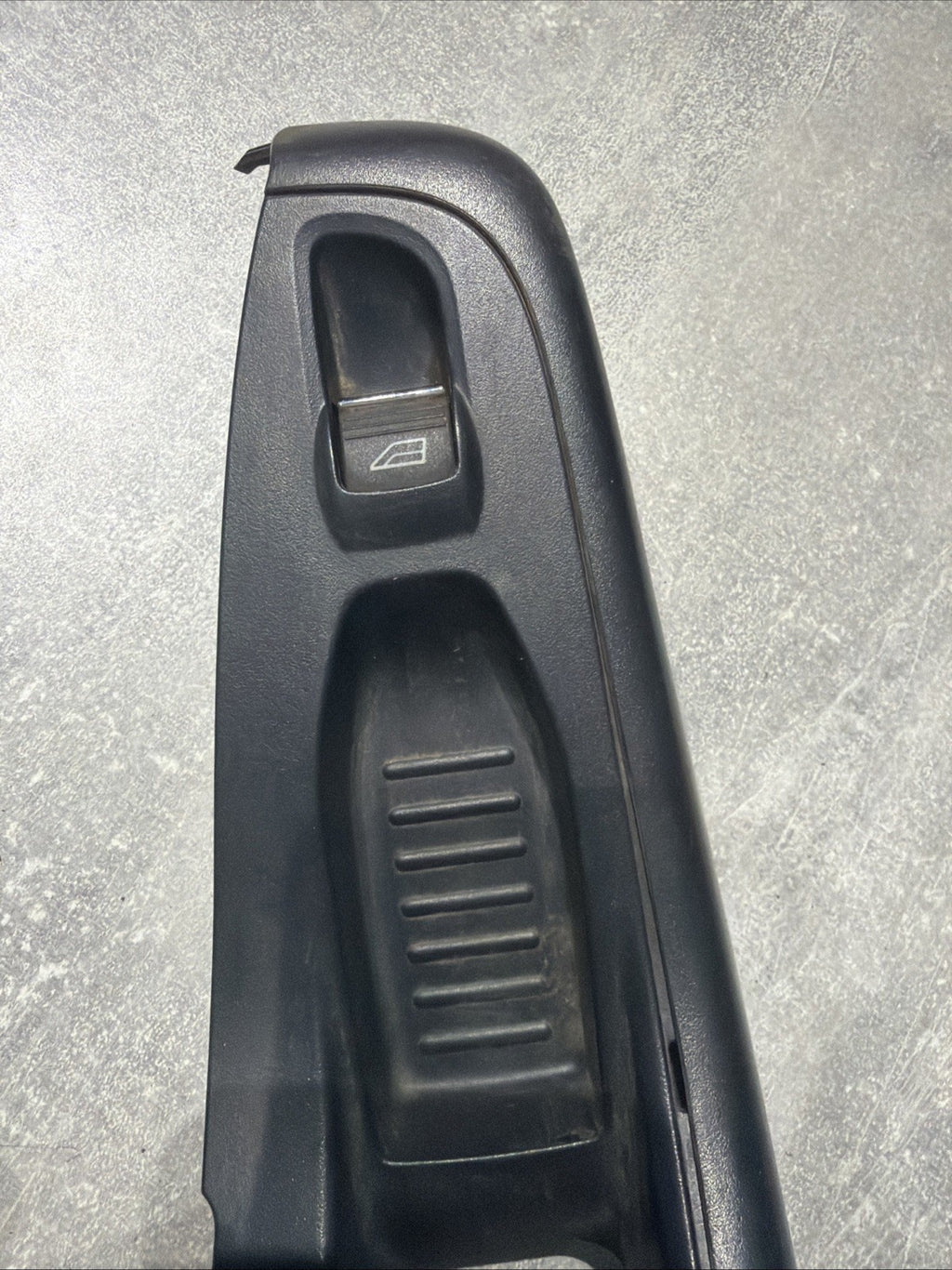 FORD FIESTA MK7 5dr 13-17 ELECTRIC WINDOW SWITCH FRONT PASSENGER C1BB-A240A41
