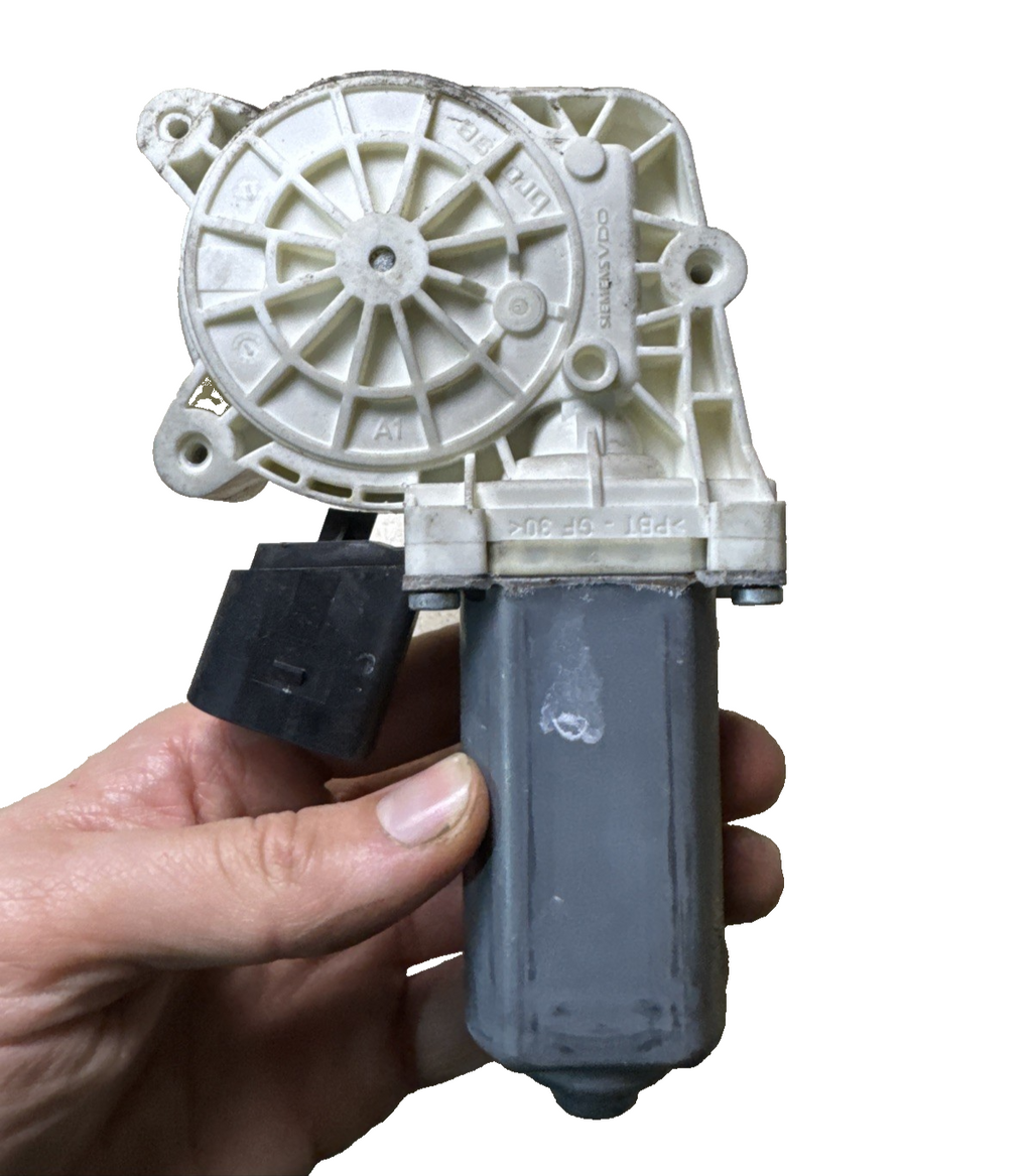 Genuine BMW E60 E61 Front Right Window Motor 6922268