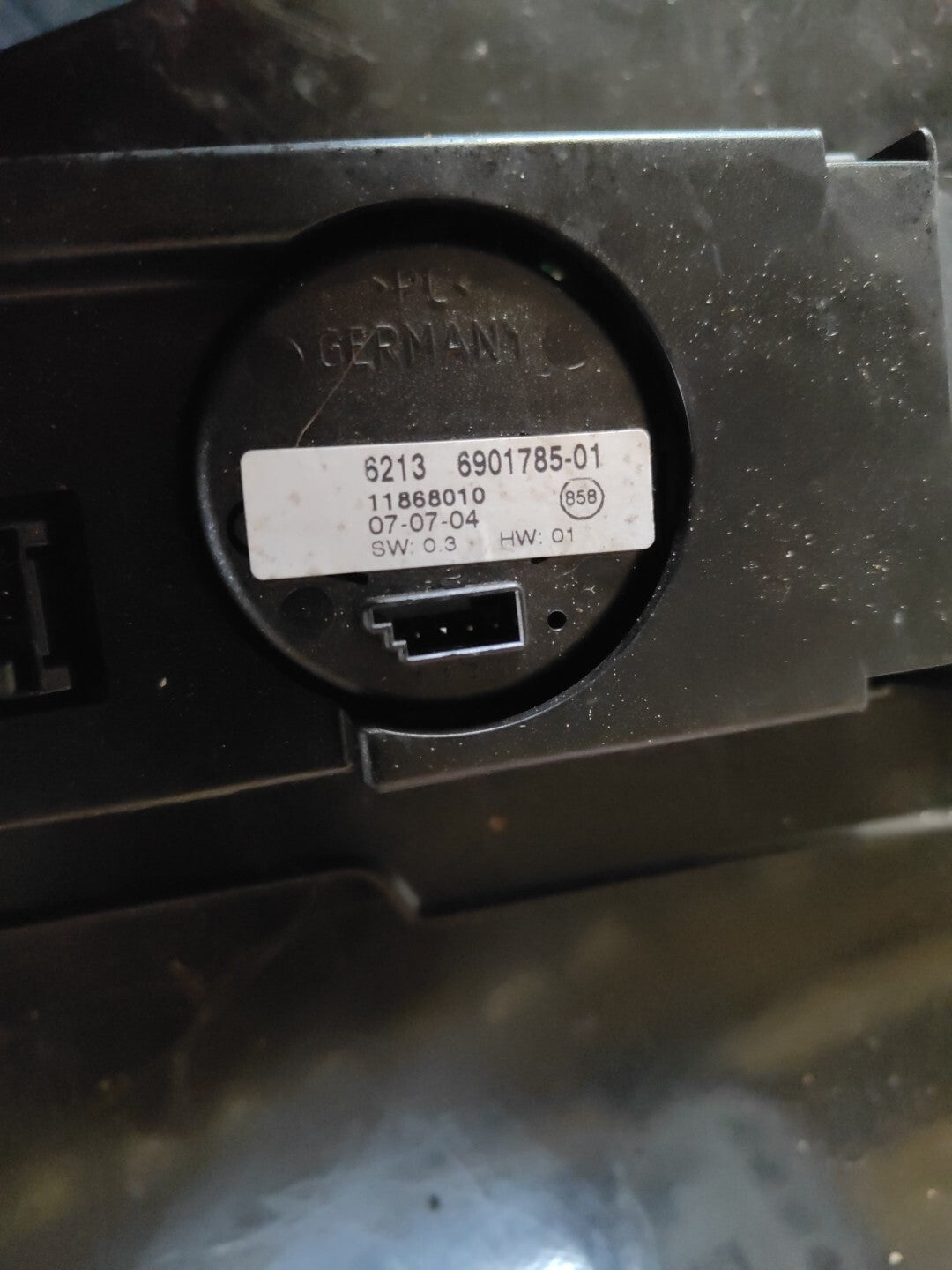 RANGE ROVER AIR SUSPENSION CONTROL PANEL 6901785-01