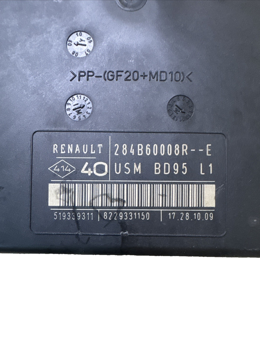 Renault Megane MK3 2008-2014 Engine Fuse Box UPC Computer 284B60008R