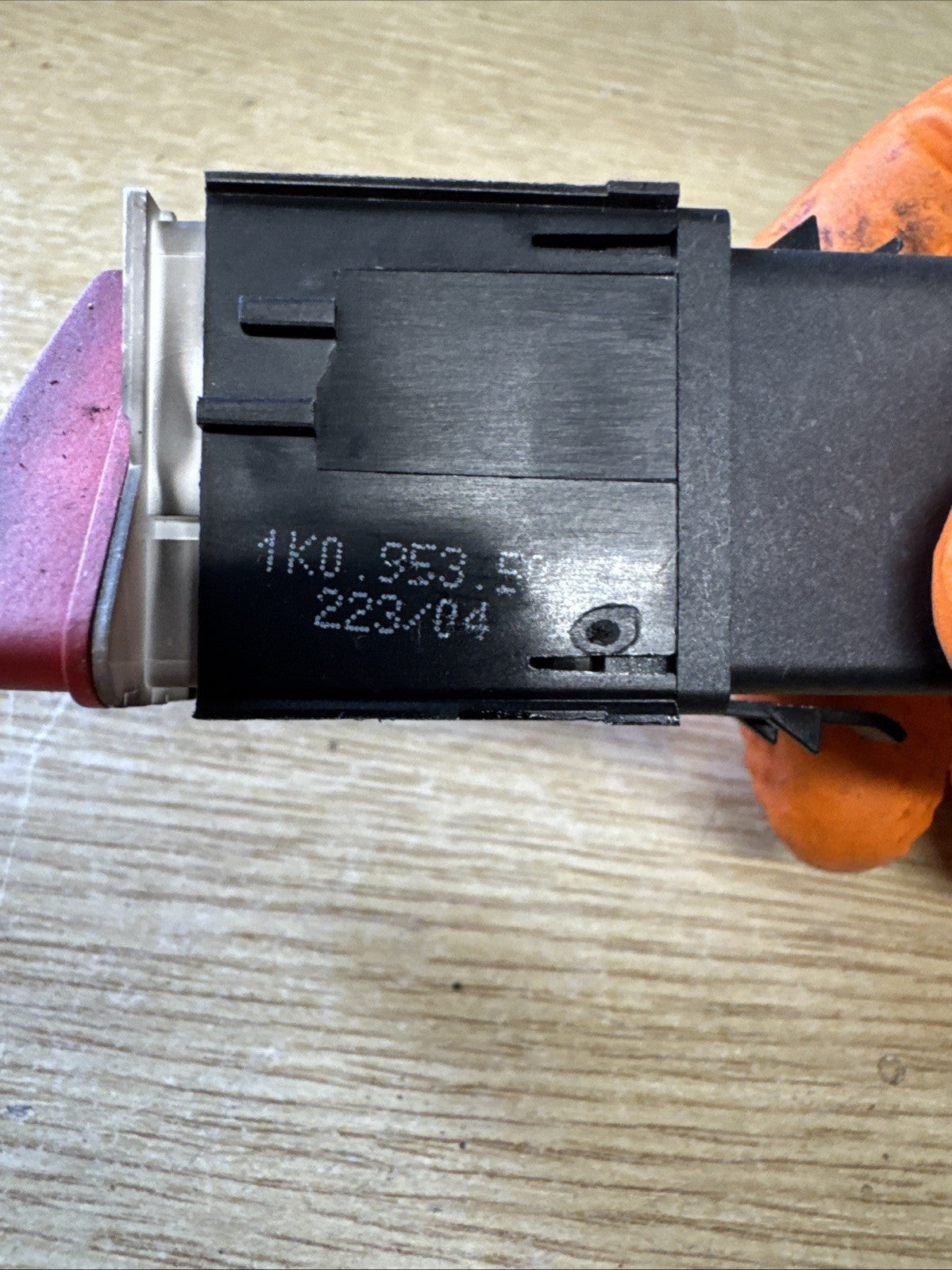 Fit For  Golf Jetta Rabbit Dark Red Hazard Warning Emergency Switch 18G953509