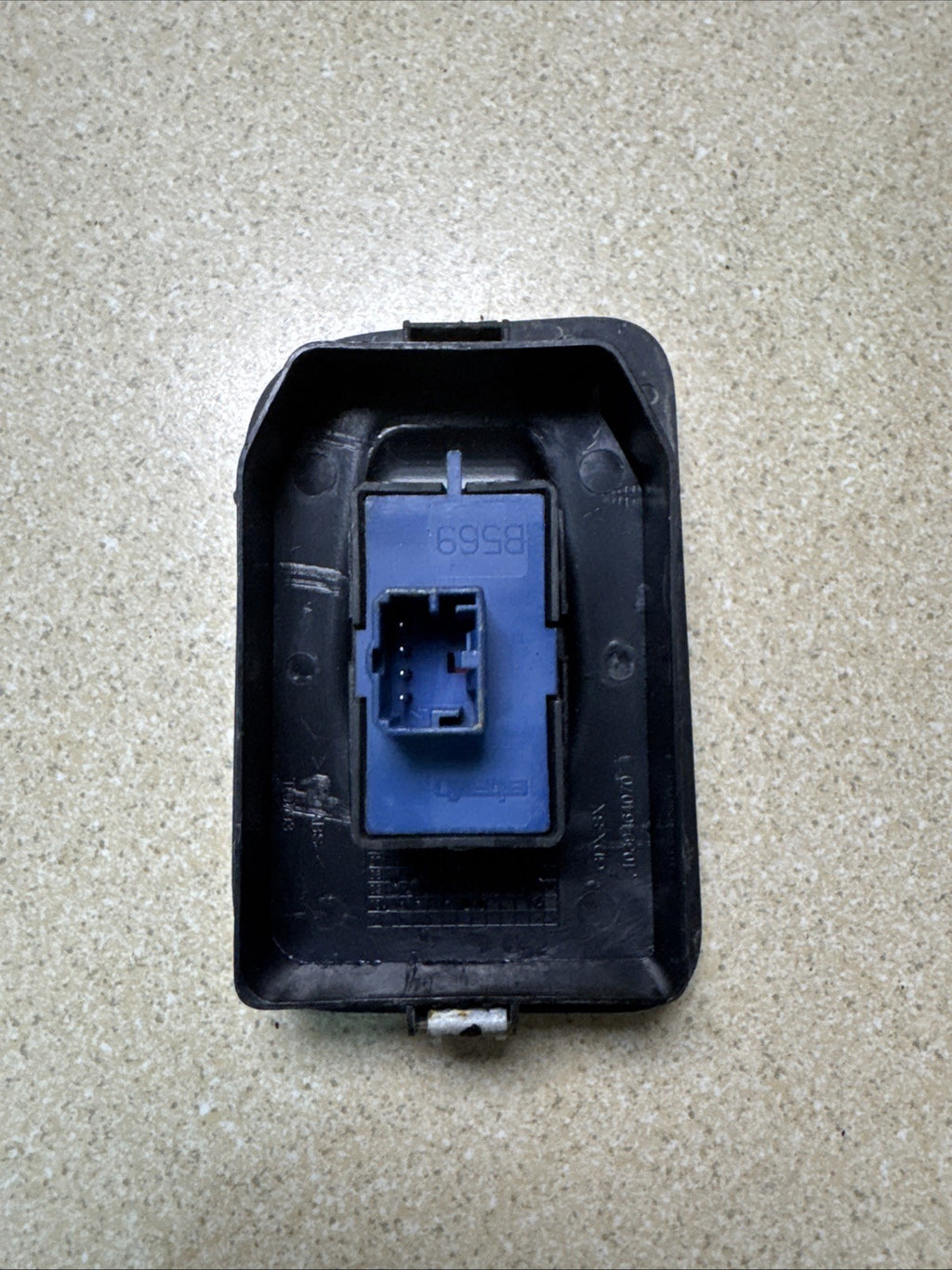 CITROEN NEMO RIGHT FRONT WINDOW REGULATOR SWITCH 7354612070