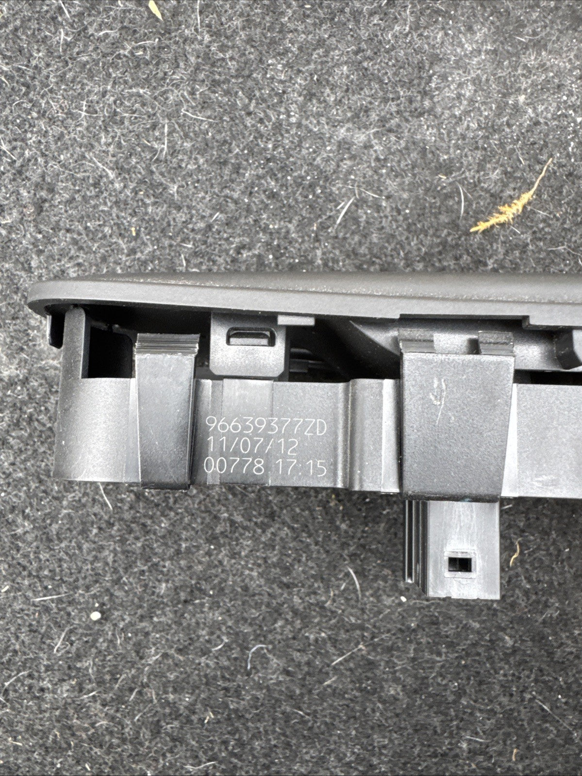 Citroen C4 Picasso 07-12 Passenger Side Front Window Control Switch 96639377ZD