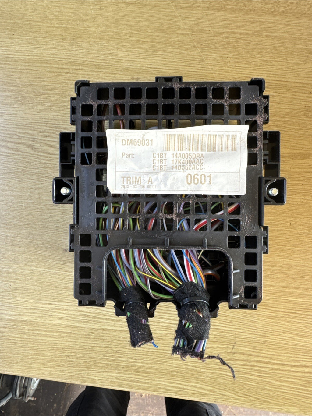 FORD FIESTA ZETEC FUSE BOX C1BT14A005DRA 2013