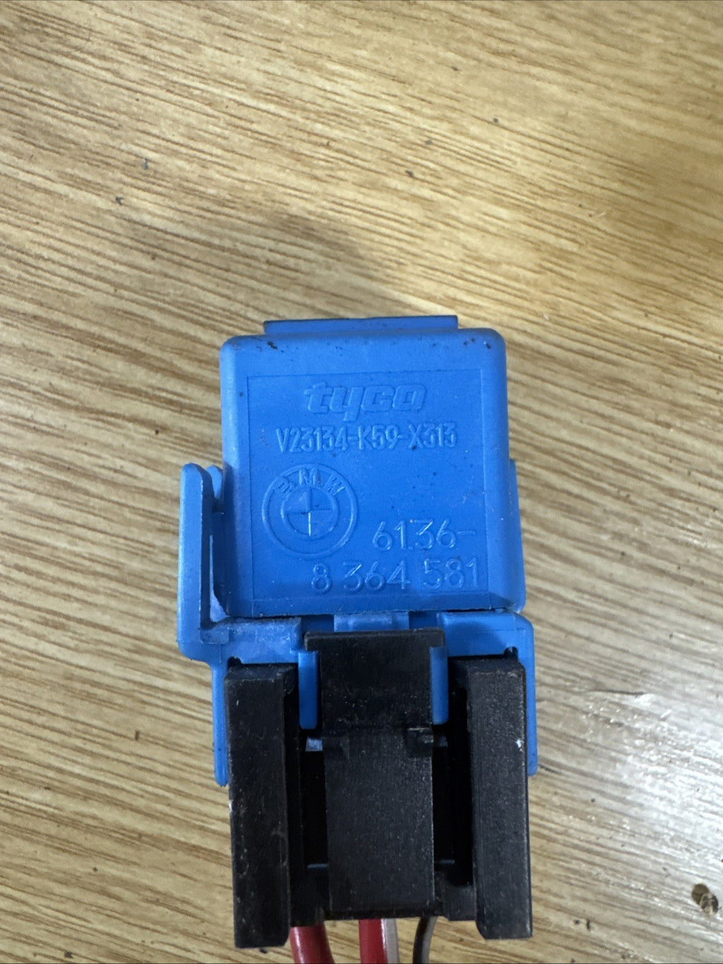 BMW 1 3 4 5 6 7 Series Z3 Z4 Z8 i3 4-Pin Sky-Blue Relay 61368364581 61366915327