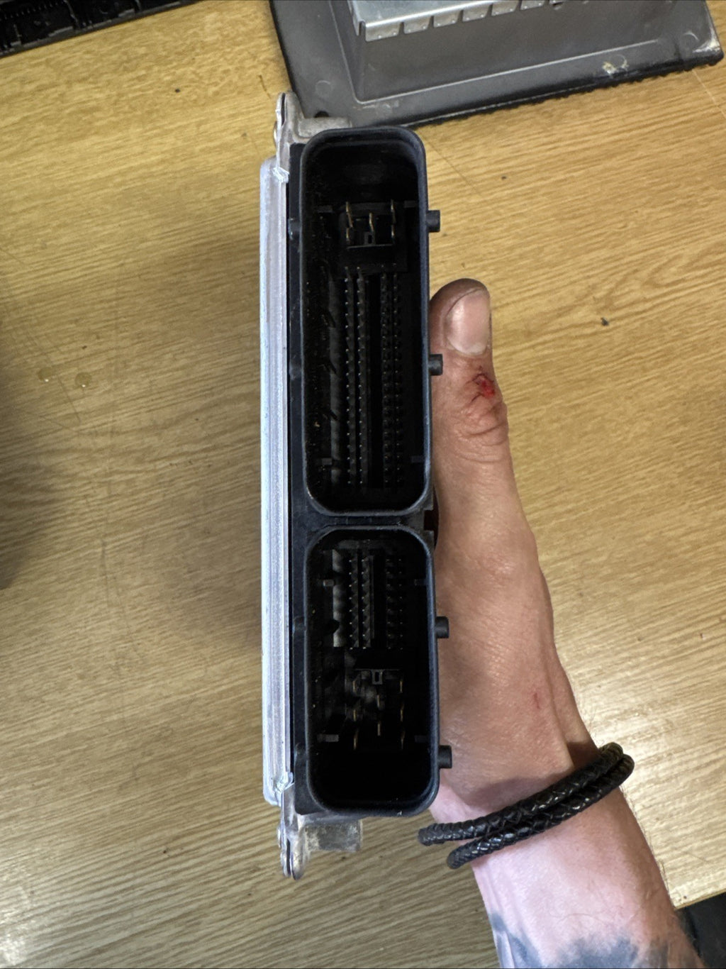 8E0909552M Audi A4 B6 2.4 Engine Control Unit ECU 8E0909552 M / 0261208038