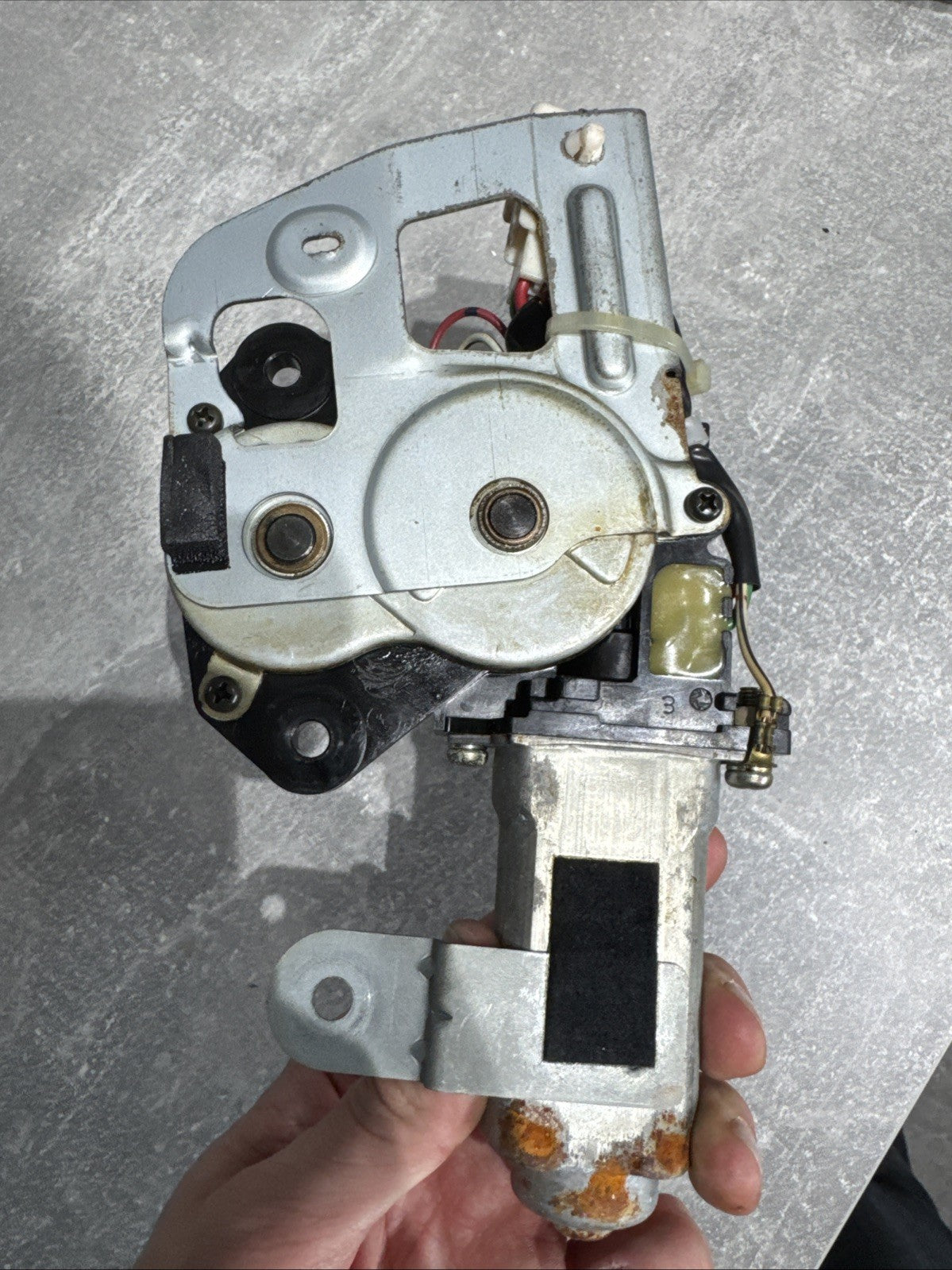 97-01 Toyota Camry Sun Roof Sunroof Motor Assembly 85730-33010 / 162000-5731