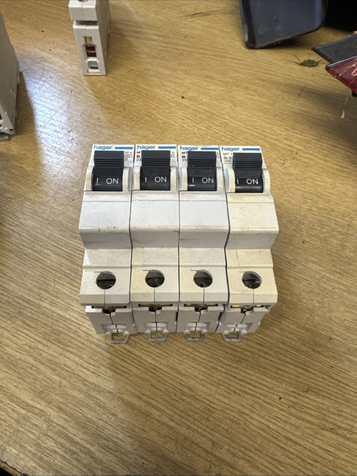 HAGER 32 AMP CURVE B 6 kA MCB CIRCUIT BREAKER MT132 450132 (4 Pack)