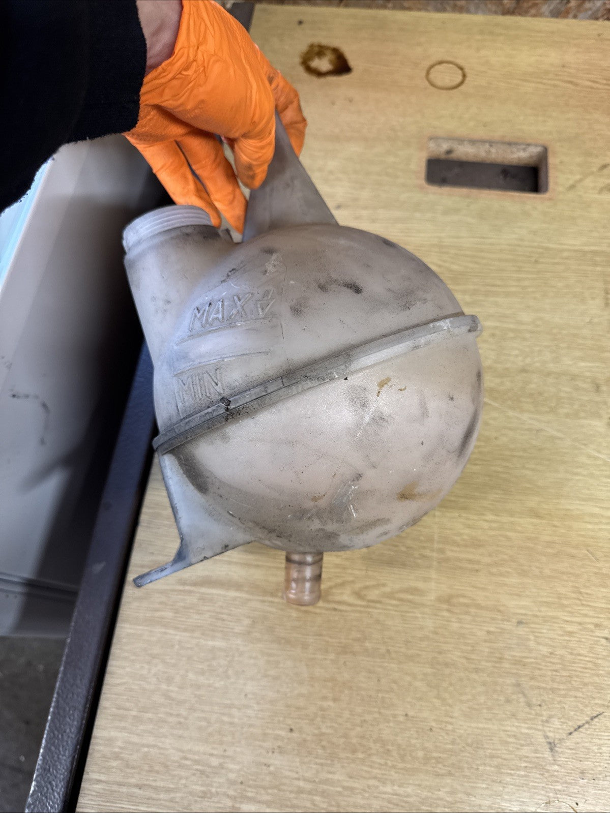 FORD TRANSIT MK7 06-14 COOLANT EXPANSION TANK RESERVOIR BOTTLE 6C11-8K218-AC,Y11