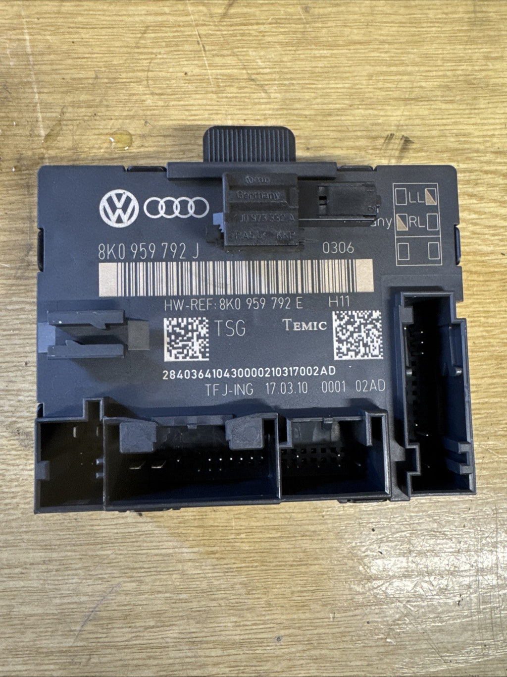 2010 AUDI A4 2.0 S LINE MK4 4DR SALOON PASSENGER SIDE DOOR MODULE 8K0959792J