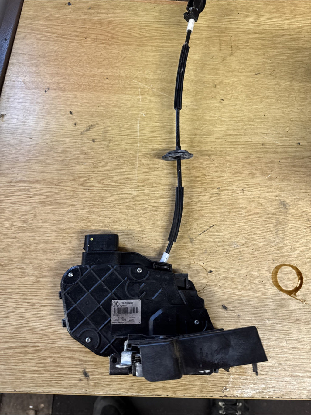 RANGE ROVER SPORT L320 FRONT NEARSIDE LEFT DOOR LOCK FQJ000430