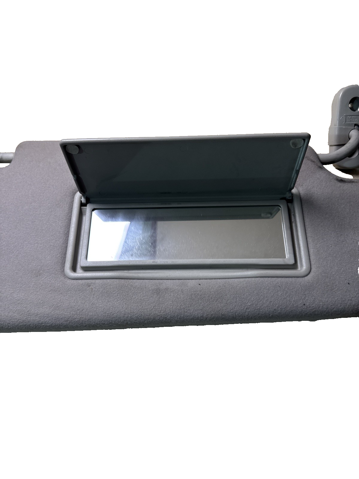 Discovery 3 L319 All Models Driver Right Hand SunVisor EDQ500961LUM (E)