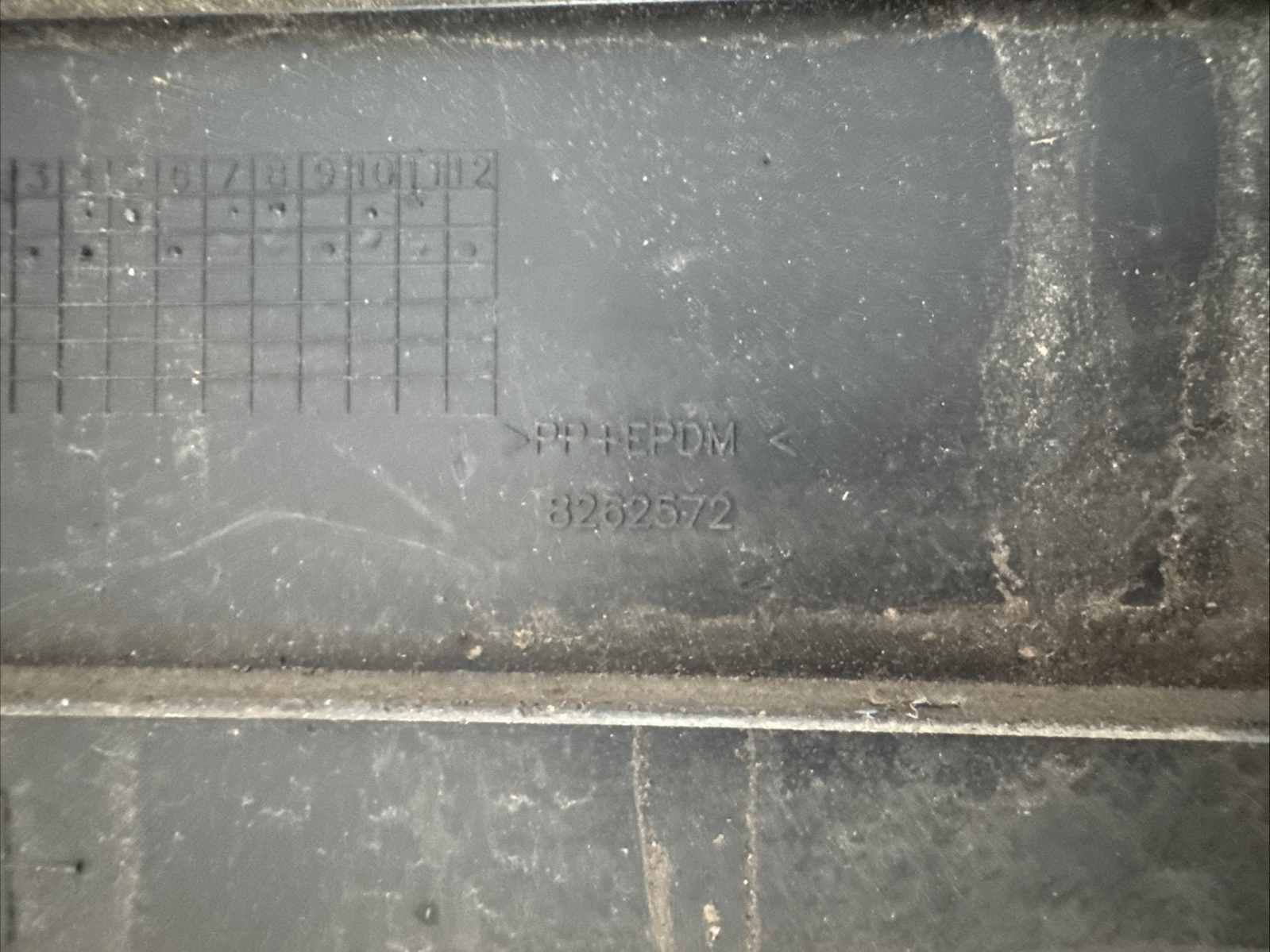 LAND ROVER RANGE ROVER III L322 License plate holder 8262572 3.60 36620750