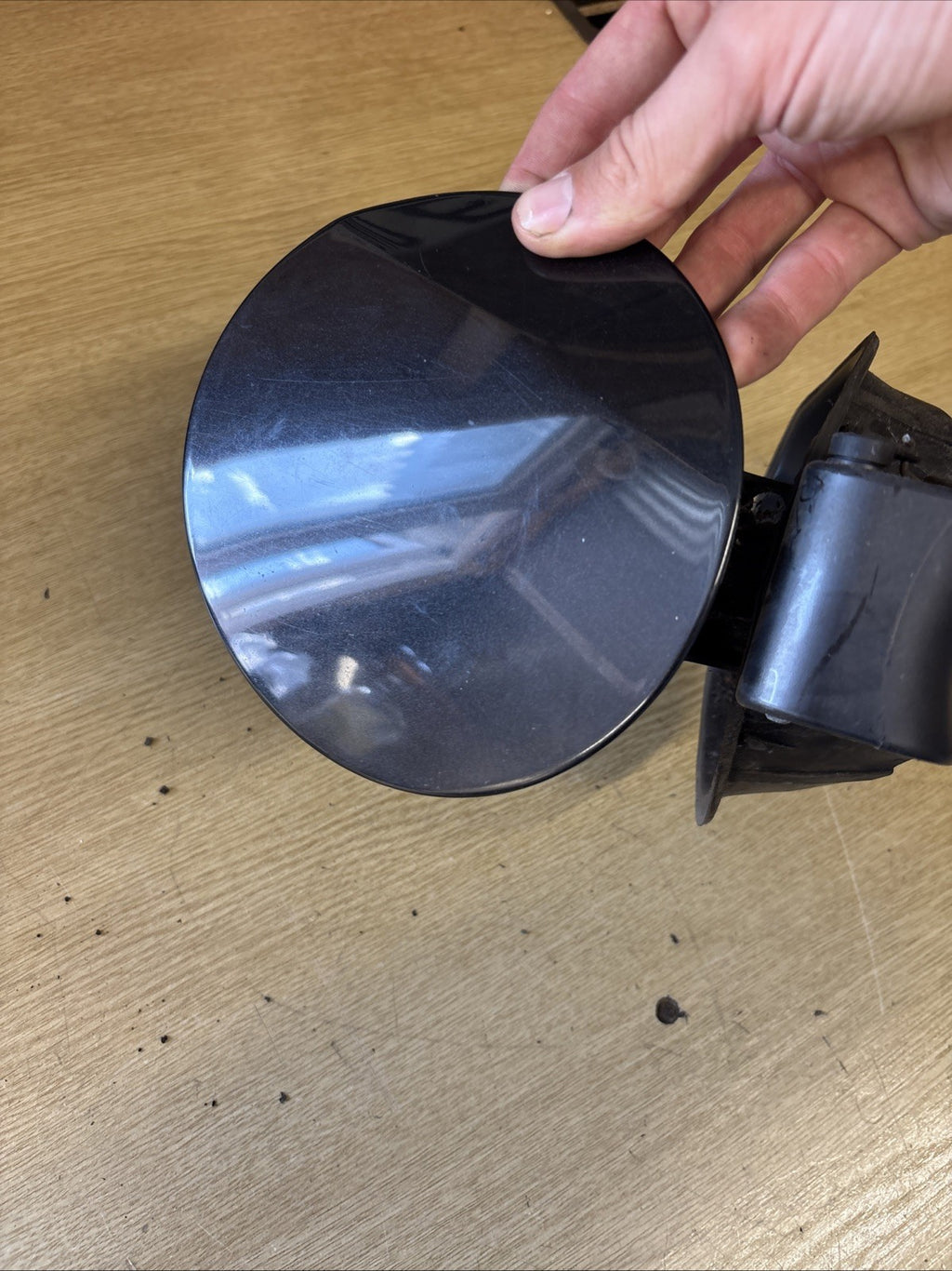 BMW Z4 Series E85 E86 Fuel Filler Fill In Flap Cover Pot 7012738