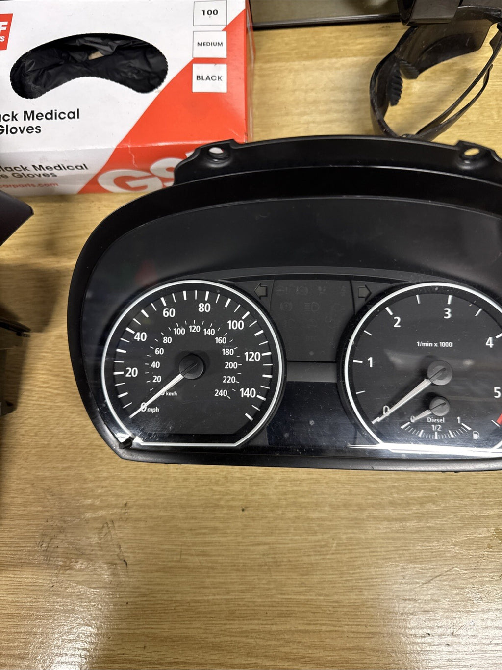 2007 BMW 1 SERIES E87 SPEEDOMETER INSTRUMENT CLUSTER 1024982-48