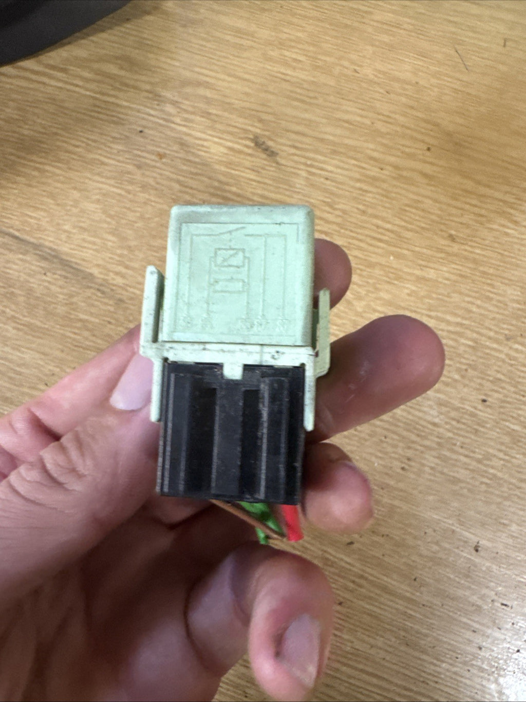 Genuine Used BMW & MINI White Green Make Contact Relay R50 R56 E90 F30 8373700