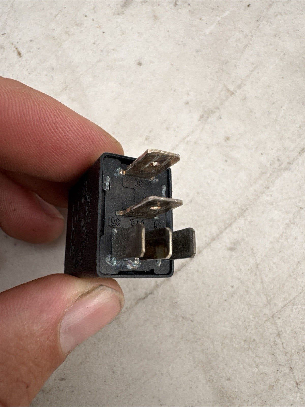 Audi VW 5-Pin Black Relay 8Z0951253 Genuine