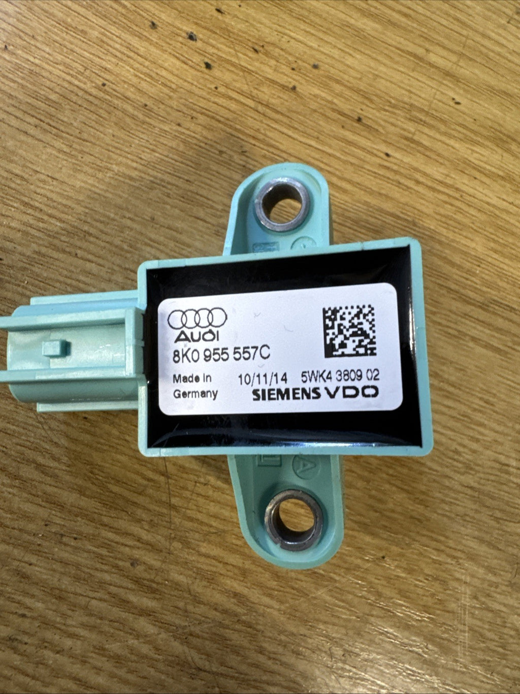 GENUINE AUDI A4 PASSENGER SIDE FRONT DOOR CRASH IMPACT SENSOR 8K0955557C 5 DOOR