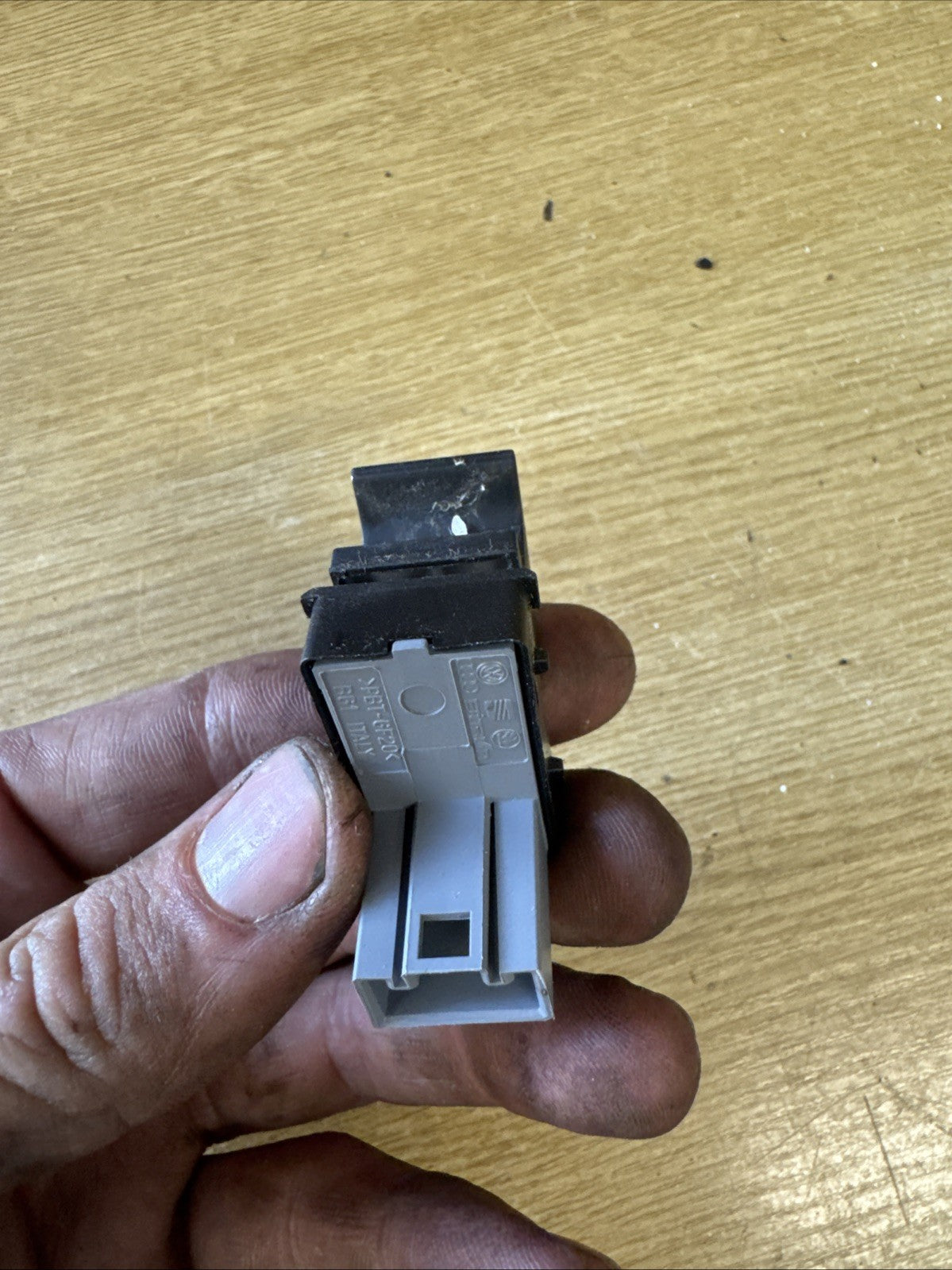VOLKSWAGEN AMAROK ELECTRIC WINDOW REGULATOR BUTTON SWITCH 2012 7L6959855B