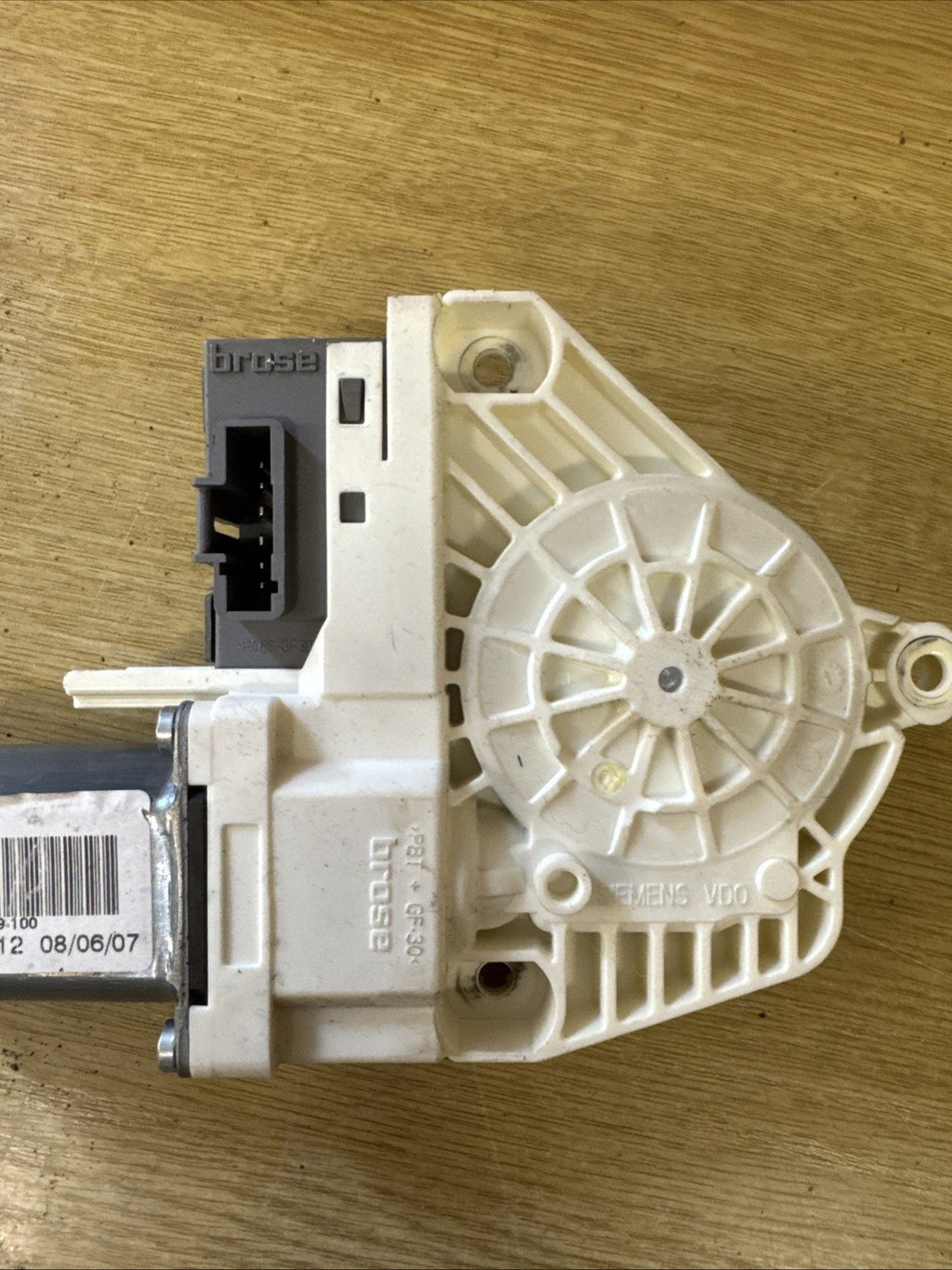 2008 LAND ROVER DISCOVERY 3 OFFSIDE DRIVER FRONT WINDOW MOTOR 964199