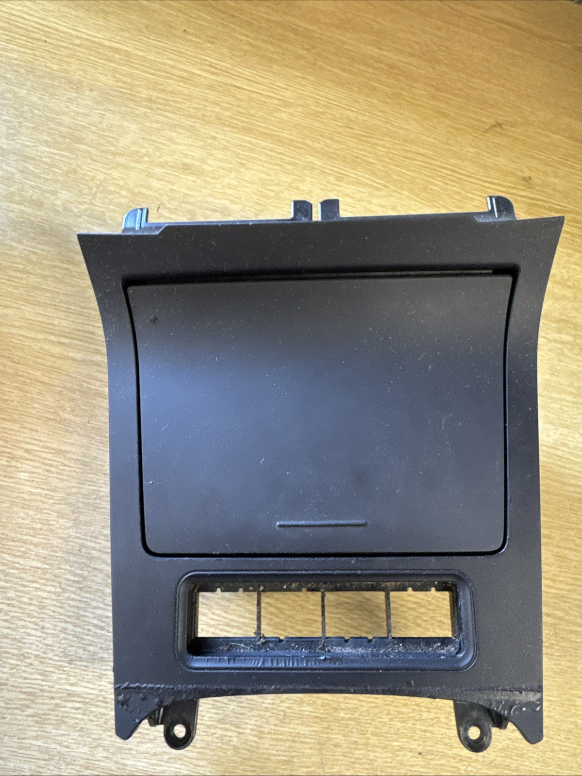 VOLKSWAGEN VW EOS 2007 STORAGE COMPARTMENT WITH 12V OUTPUT 1K0863082F