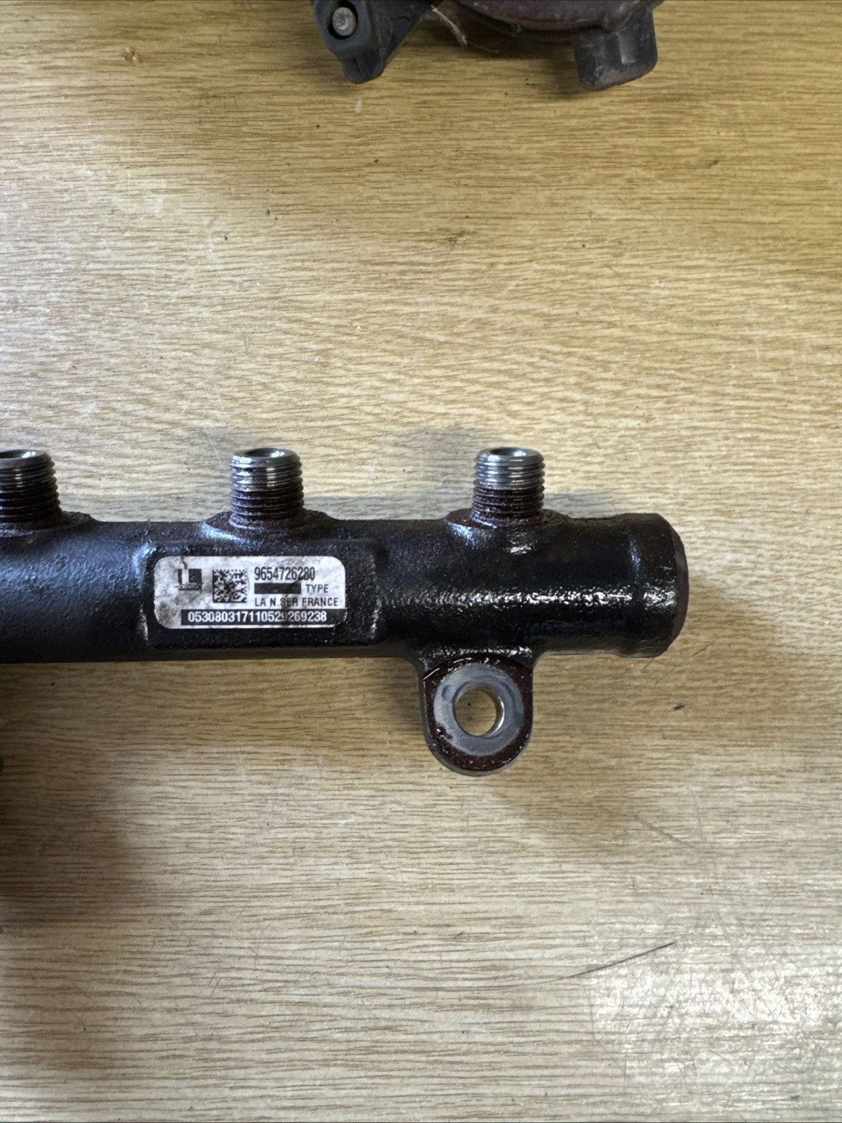 PEUGEOT 407 2.0 HDI DIESEL FUEL INJECTOR RAIL 9654726280