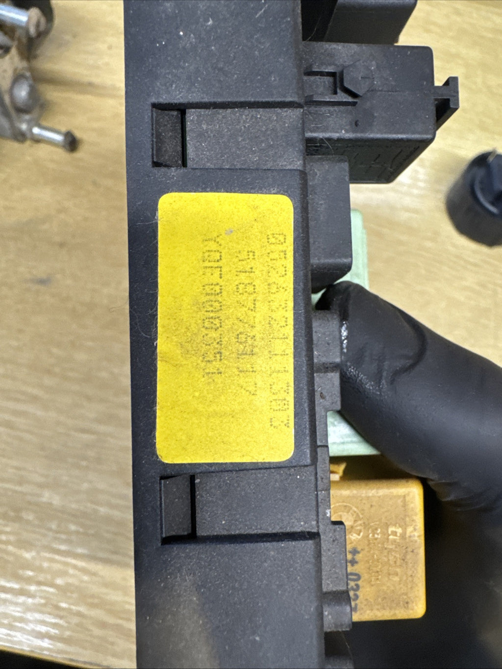 Range Rover Vogue 4.4L 2004 Genuine Relay Fuse Box YQE000351