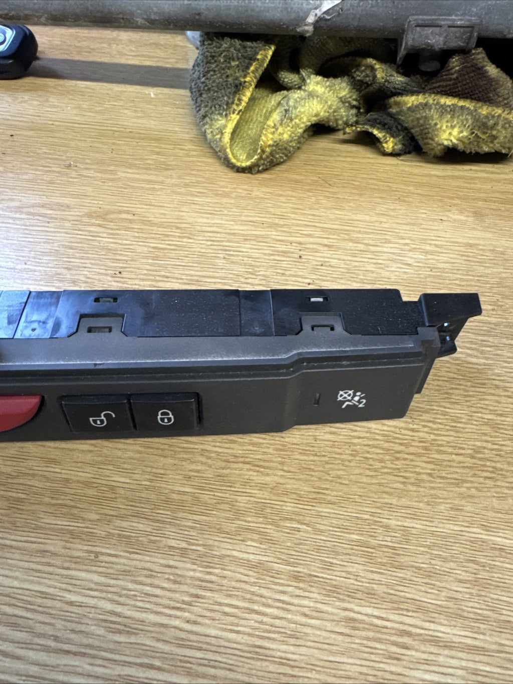 2005 LAND ROVER RANGE ROVER SPORT TDV6 HAZARD WARNING SWITCH YUL500570WUX
