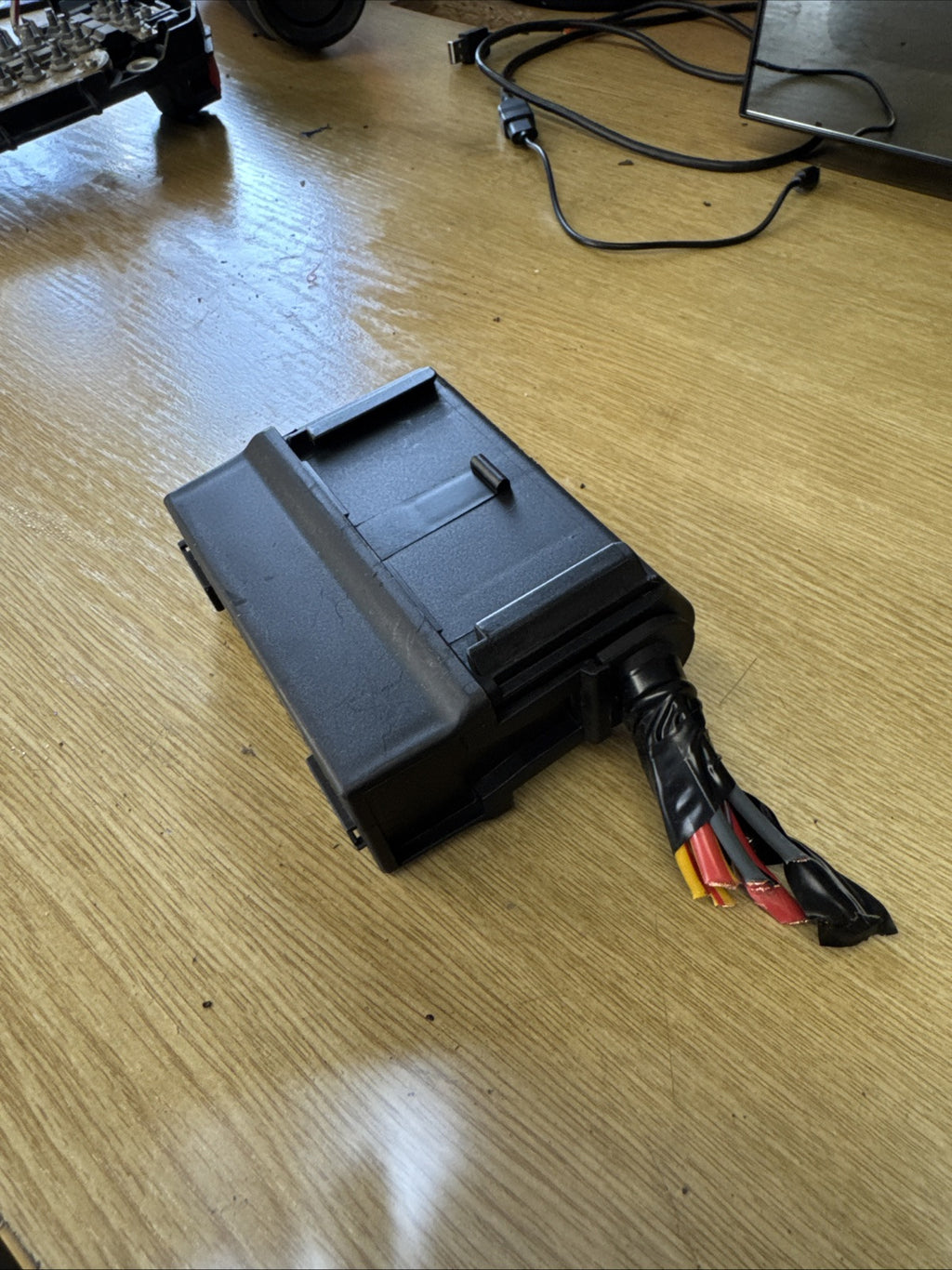 VAUXHALL CORSA SRI FUSE BOX 24437030 2019